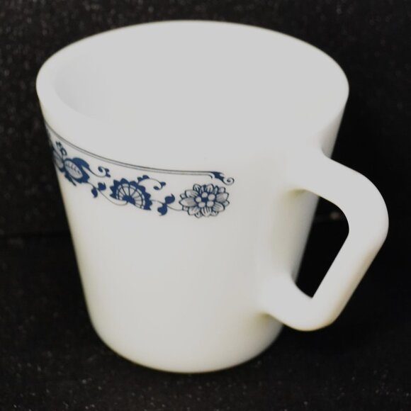 Vintage Pyrex Set Of 3 Coffee Cups Old Town Blue Pattern - Picture 3 of 6
